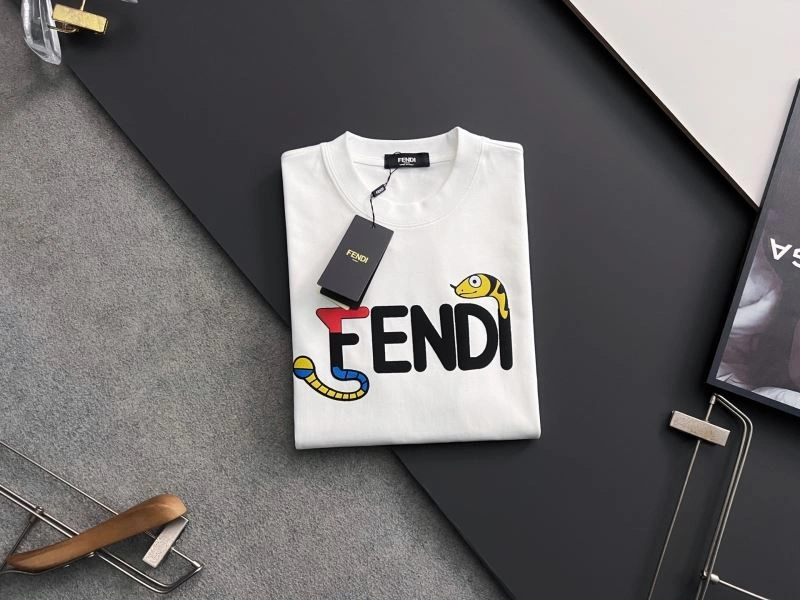 Sleek Fendi T-Shirts 121941
