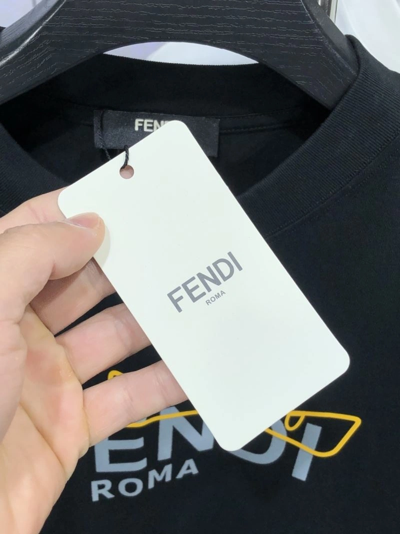 Versatile Fendi T-Shirts 121907