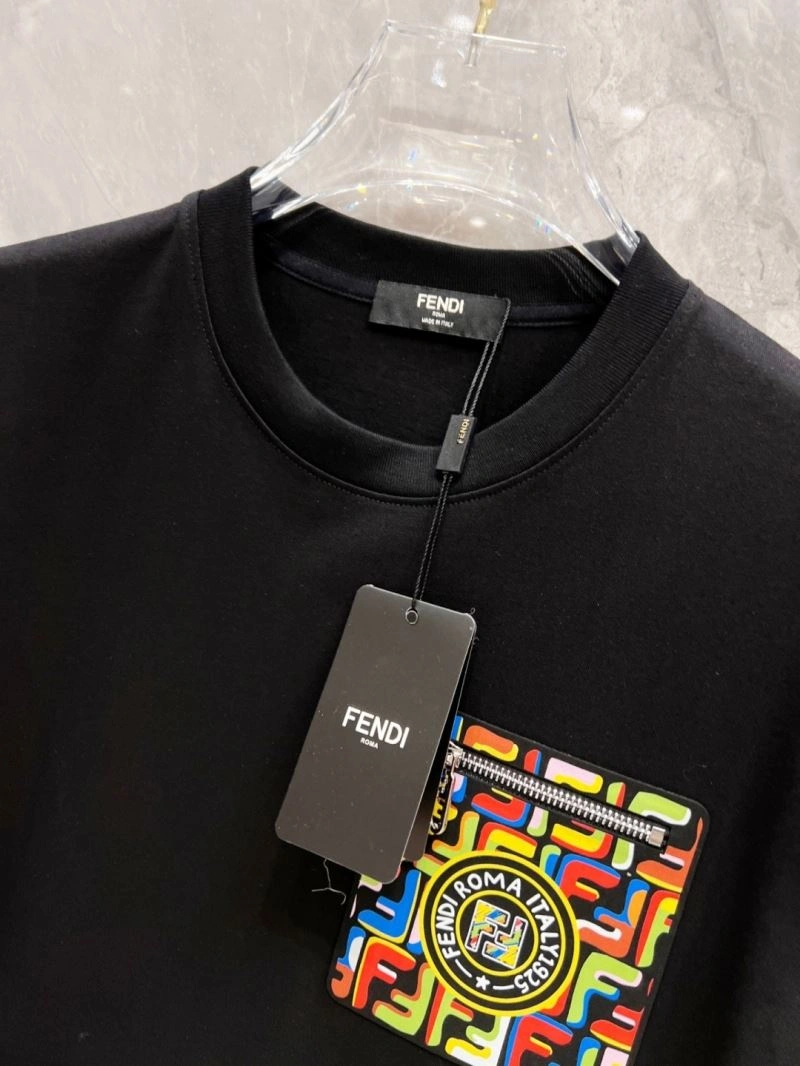 Fendi T-Shirts Resilient 121906