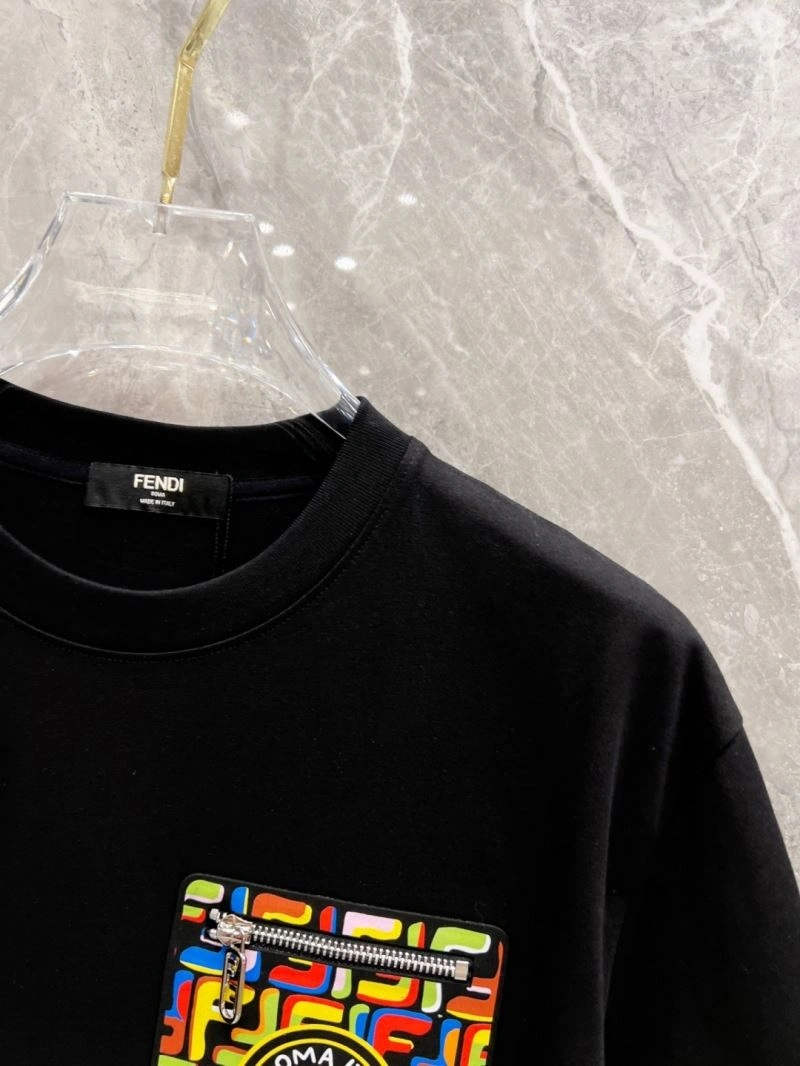 Fendi T-Shirts Resilient 121906