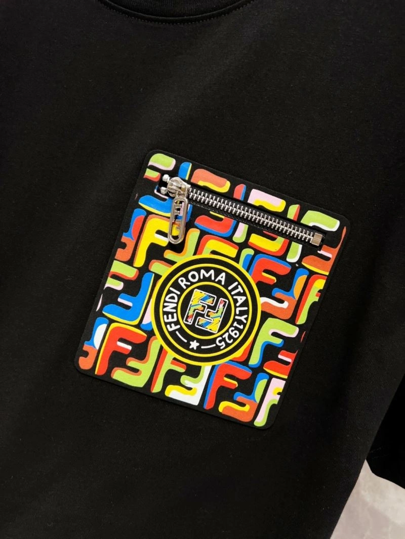 Fendi T-Shirts Resilient 121906