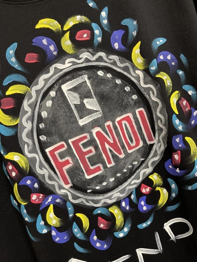 Stylish Fendi T-Shirts 121902