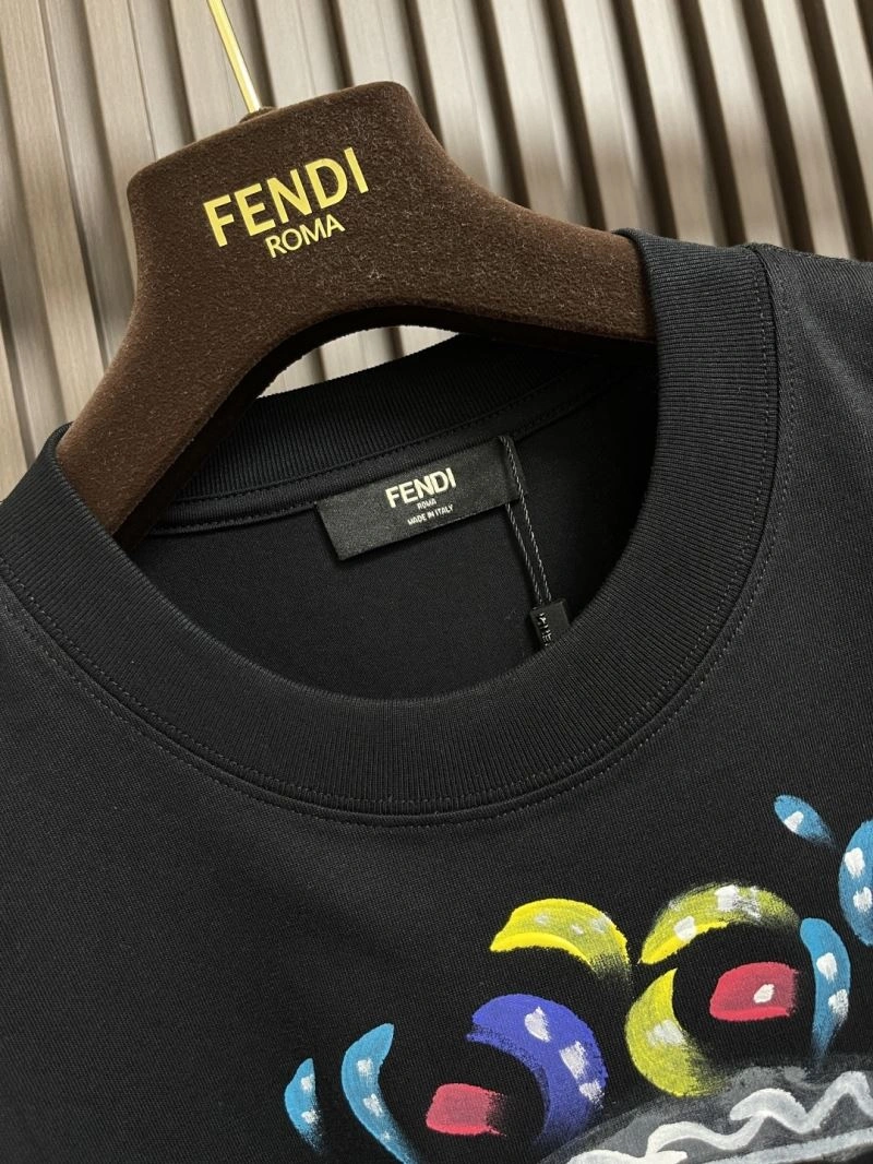 Stylish Fendi T-Shirts 121902