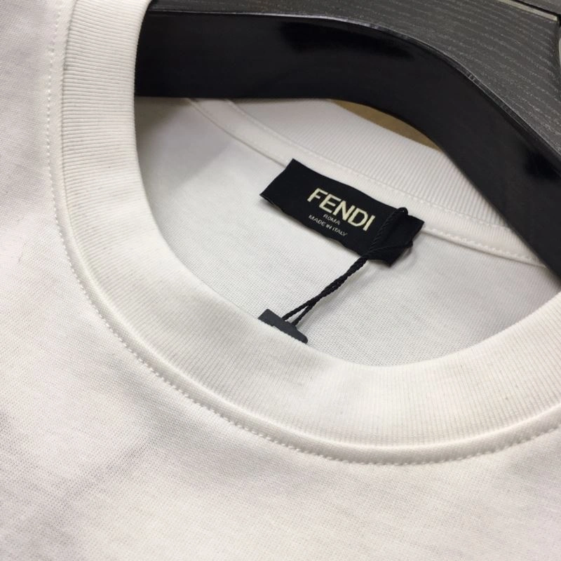 Fendi T-Shirts Comfortable 121897