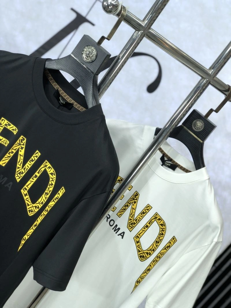 Fendi T-Shirts Versatile 121894