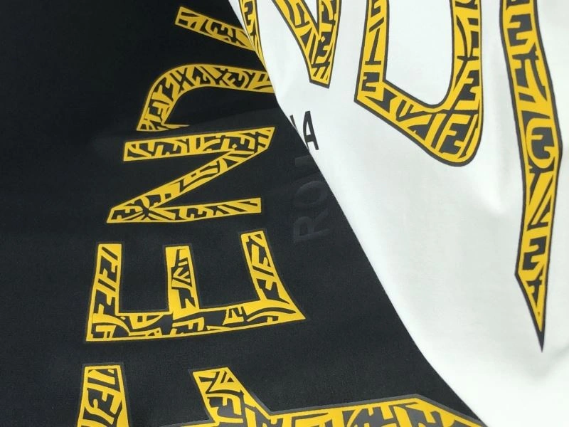 Fendi T-Shirts Versatile 121894