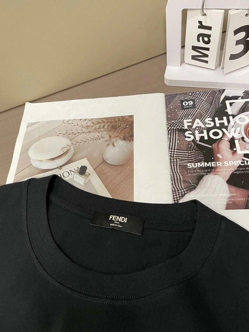 Fendi T-Shirts TimelessDesign 121823