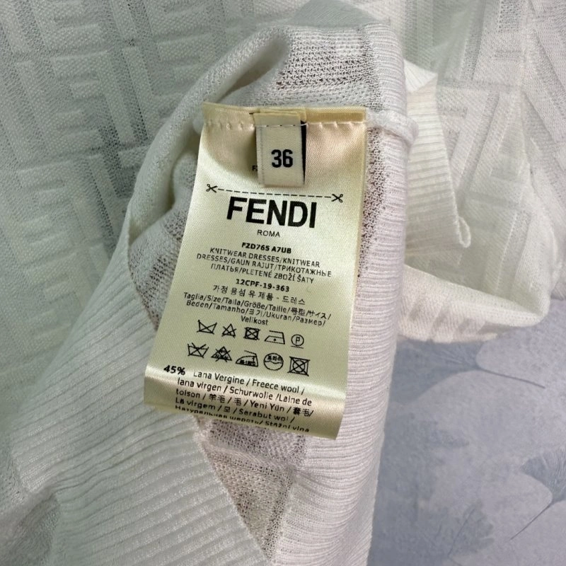 Supportive Fendi T-Shirts 120702