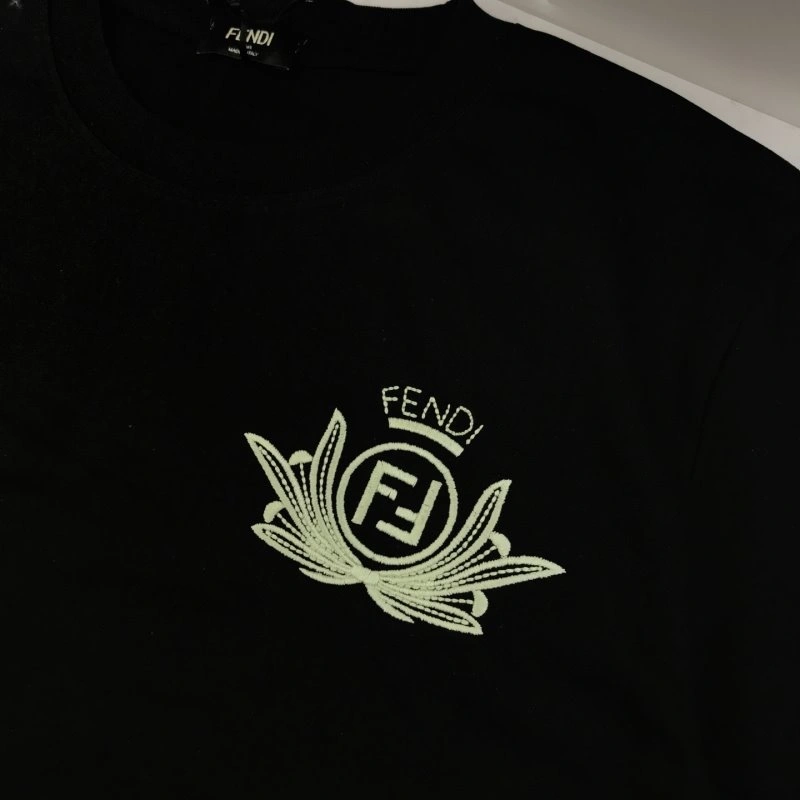 Fendi T-Shirts Trendsetting 120683