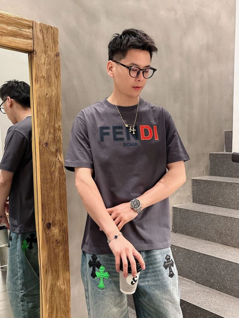 Fendi T-Shirts Versatile 121723