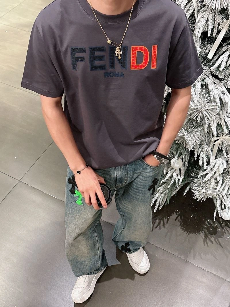 Fendi T-Shirts Versatile 121723