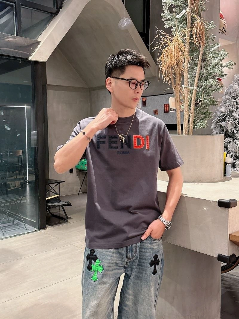 Fendi T-Shirts Versatile 121723