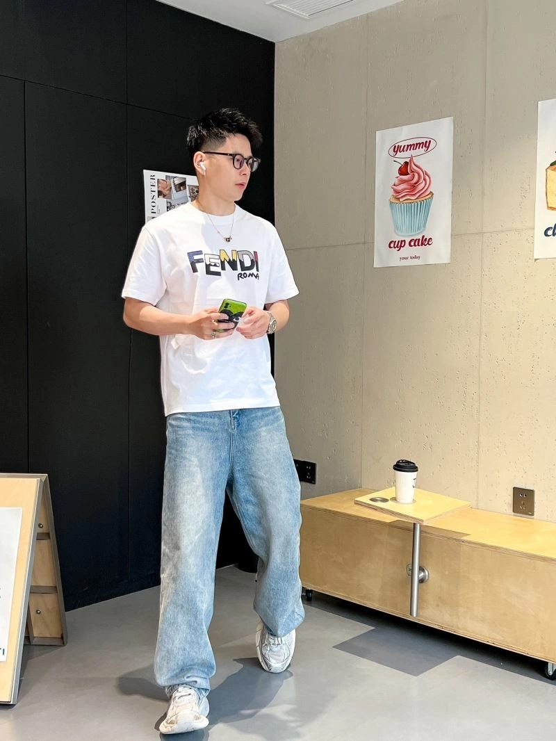 Fendi T-Shirts Breathable 121715