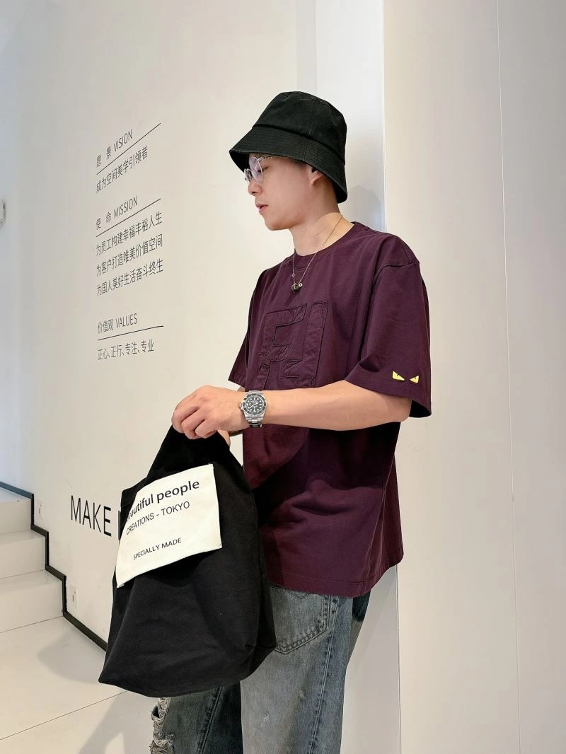Elegant Fendi T-Shirts 121722