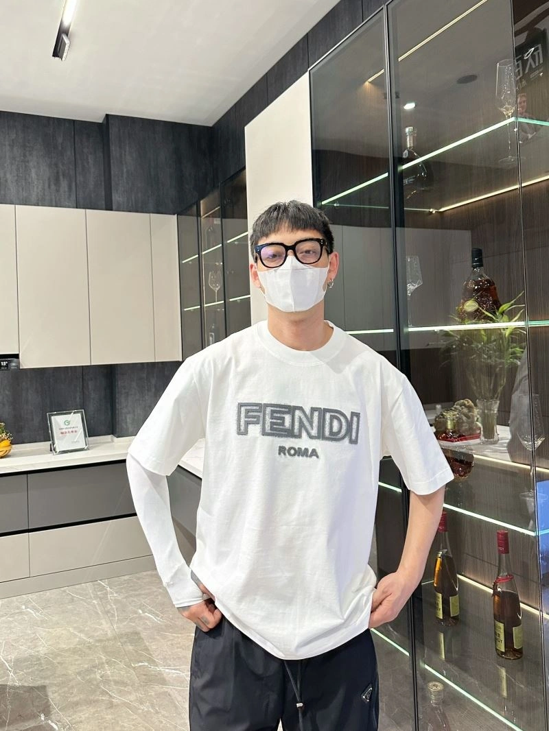 Fendi T-Shirts Vibrant 121688
