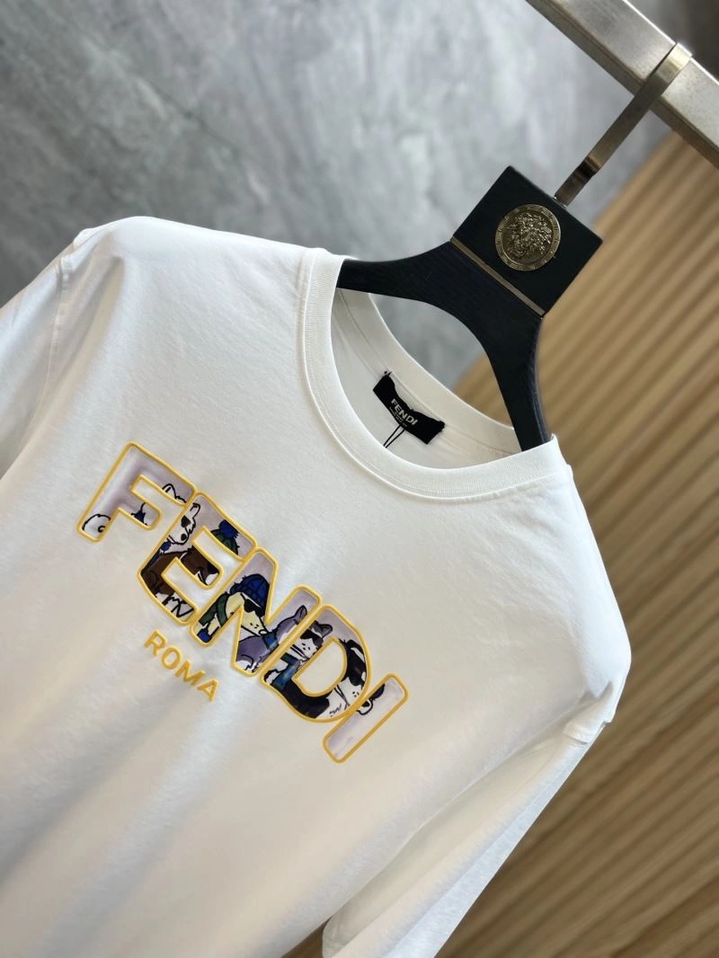 Fendi T-Shirts Trendsetting 121674