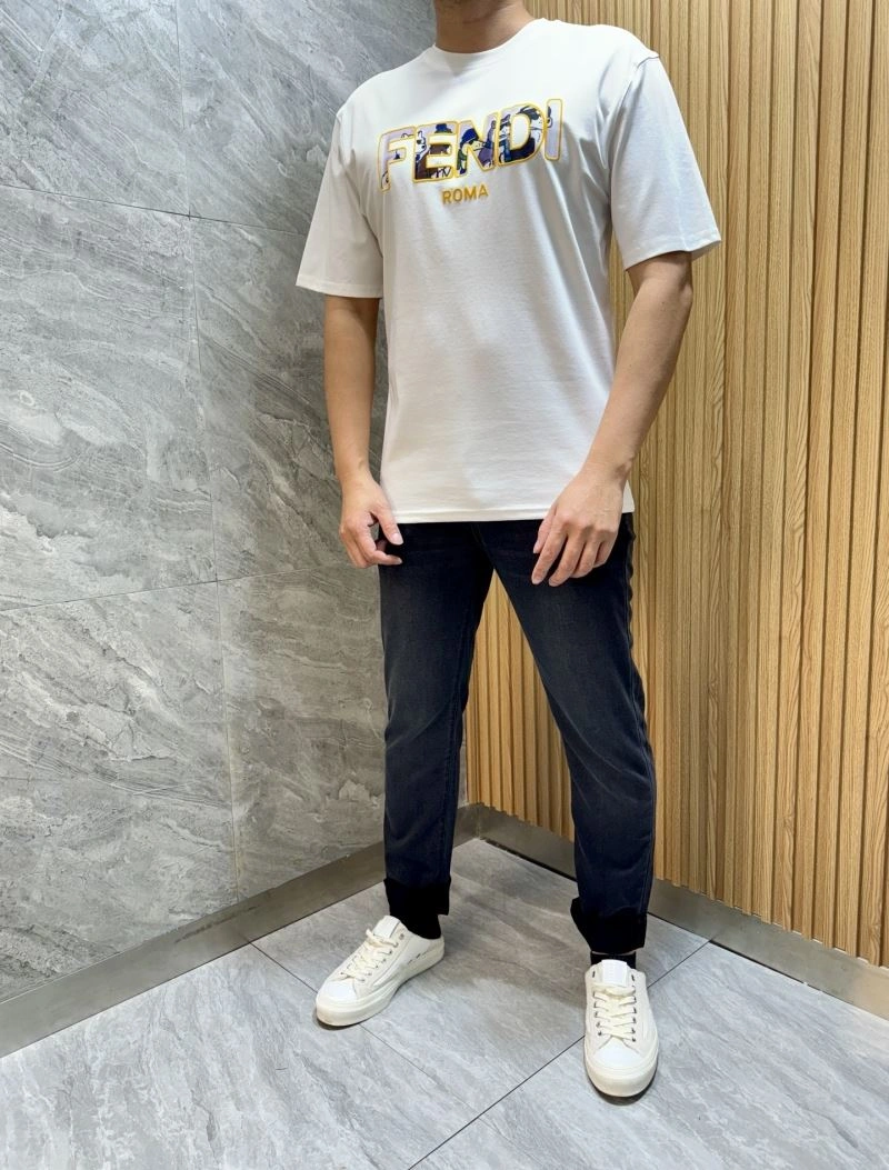 Fendi T-Shirts Trendsetting 121674