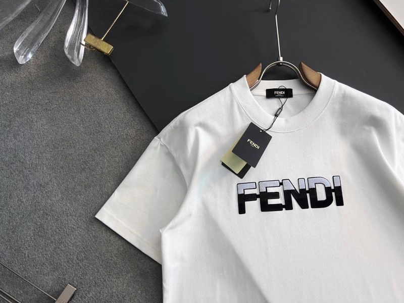 Compact Fendi T-Shirts 121664