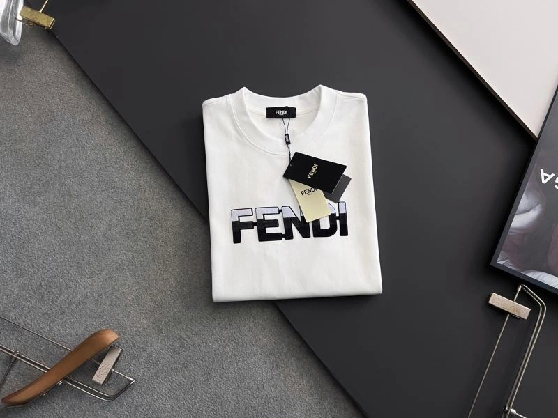 Compact Fendi T-Shirts 121664
