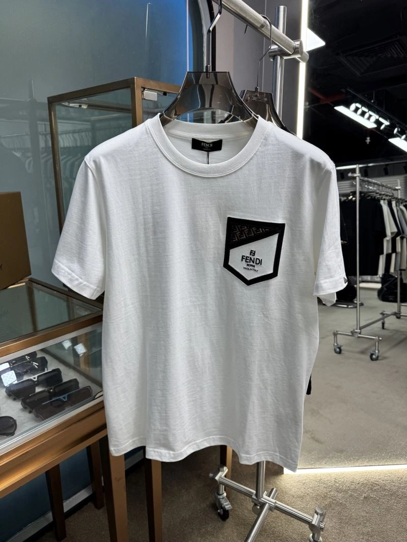Compact Fendi T-Shirts 121646