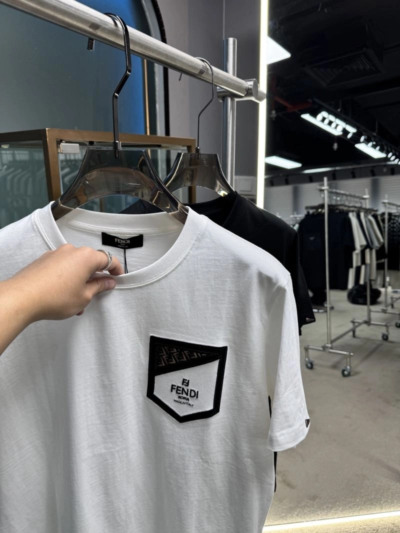 Compact Fendi T-Shirts 121646