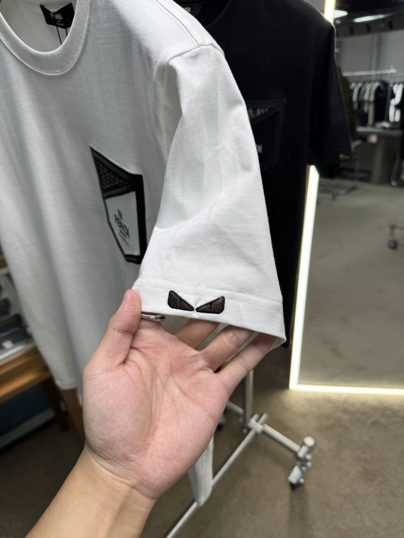 Compact Fendi T-Shirts 121646