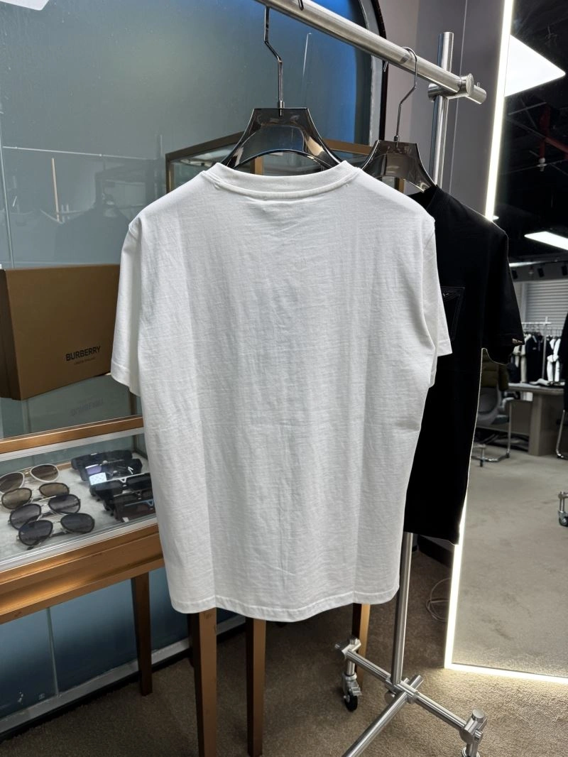 Compact Fendi T-Shirts 121646