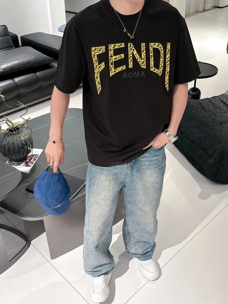Fendi T-Shirts Trendsetting 121641