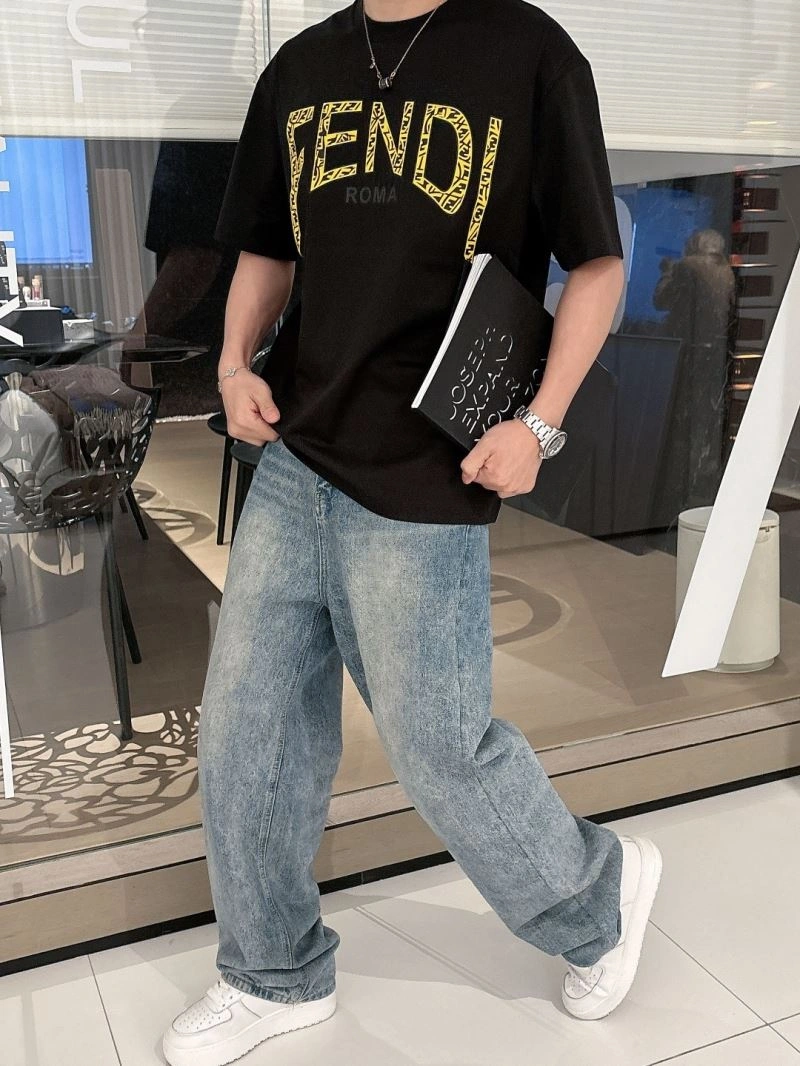 Fendi T-Shirts Trendsetting 121641