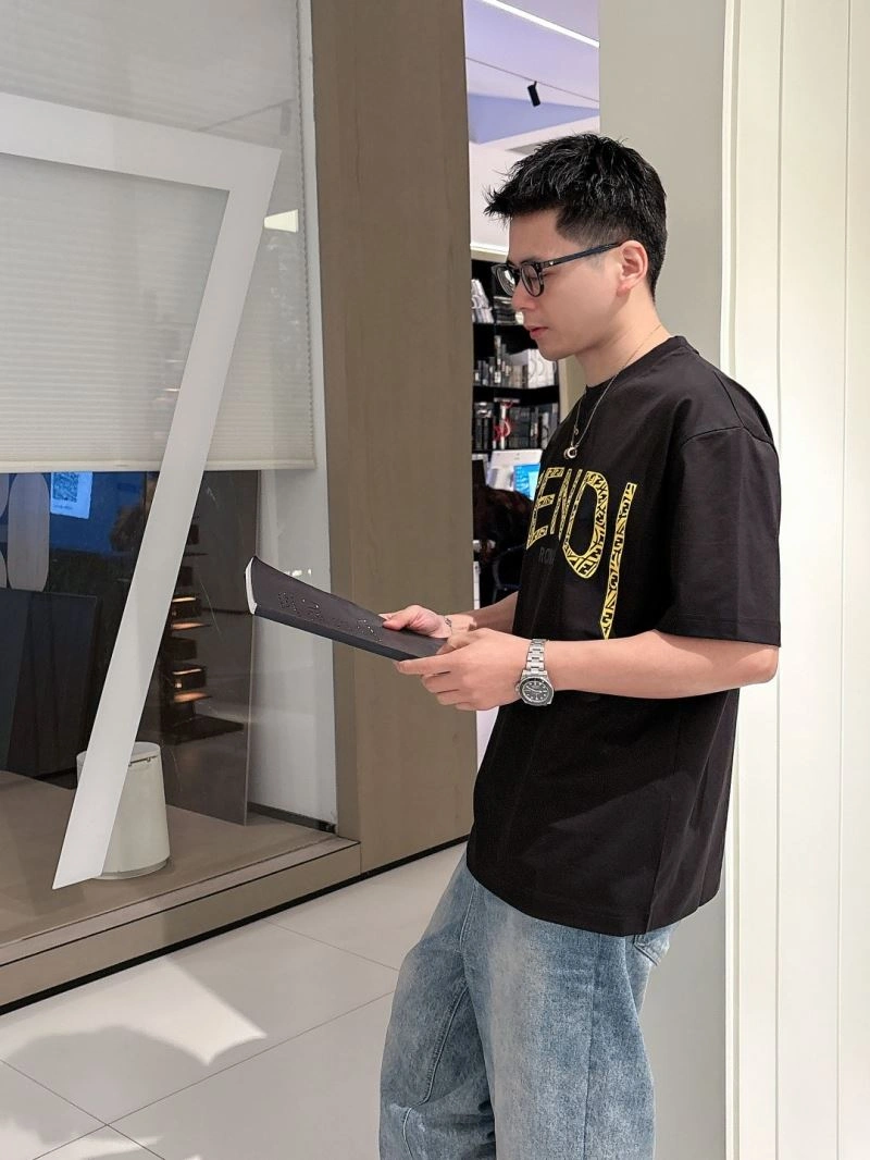 Fendi T-Shirts Trendsetting 121641