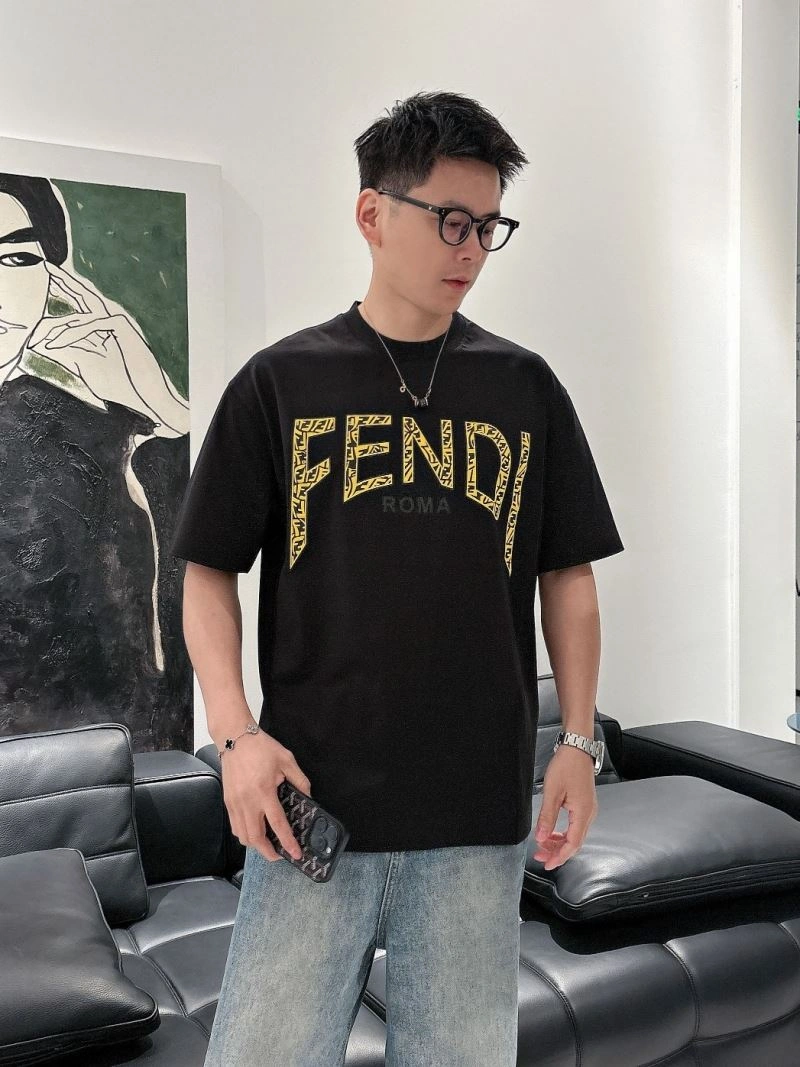 Fendi T-Shirts Trendsetting 121641