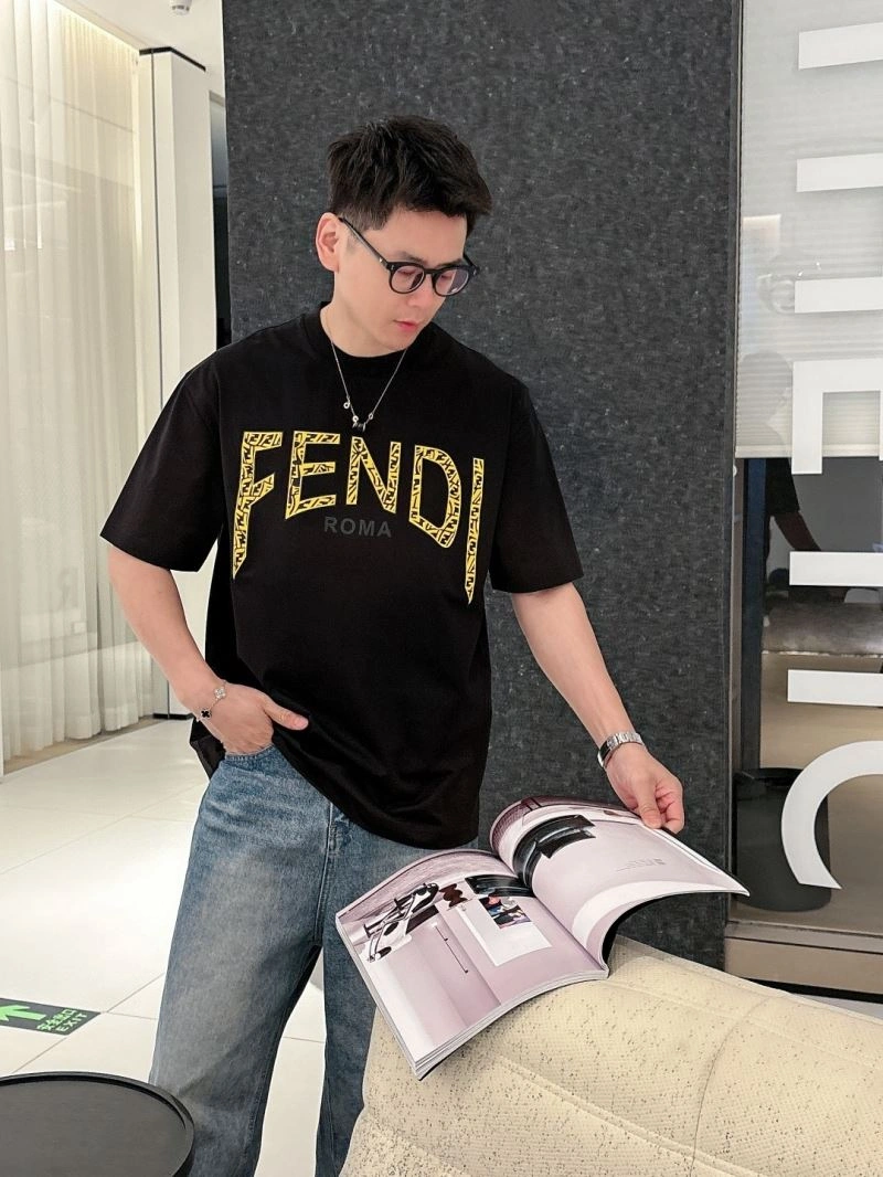 Fendi T-Shirts Trendsetting 121641