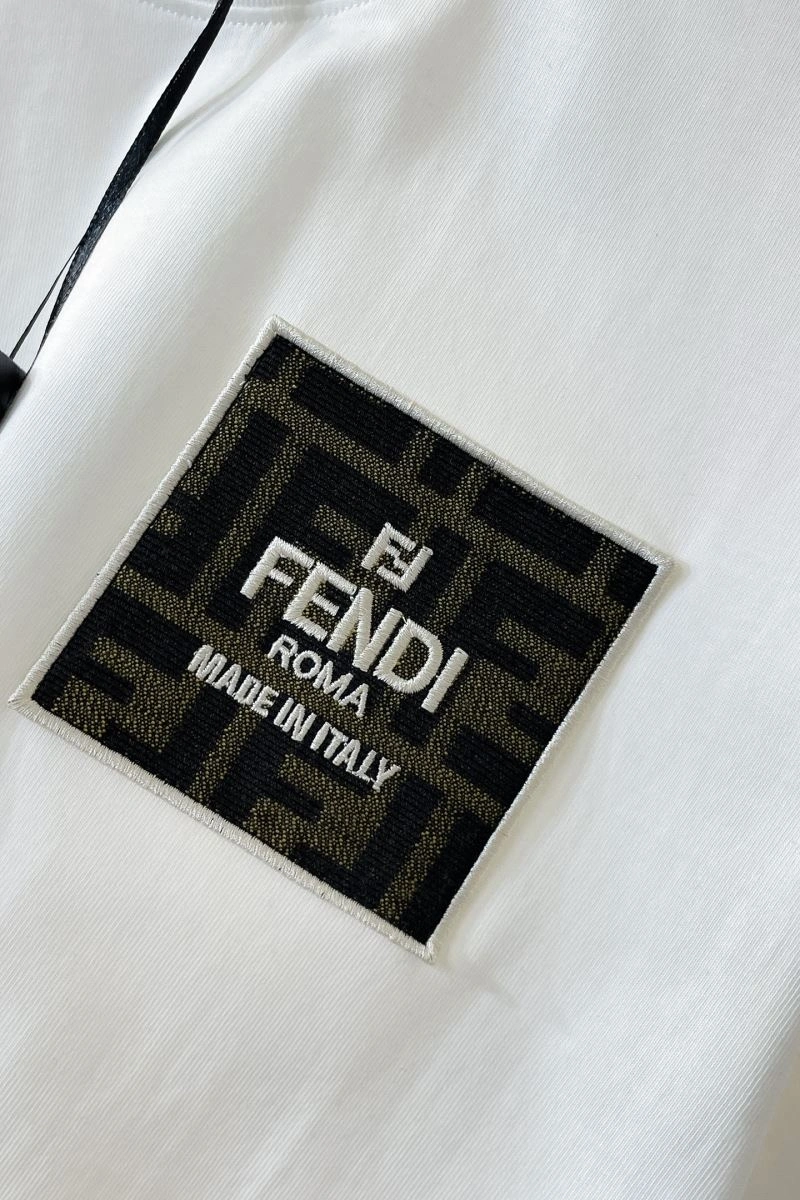 Fendi T-Shirts AllSeason 121624