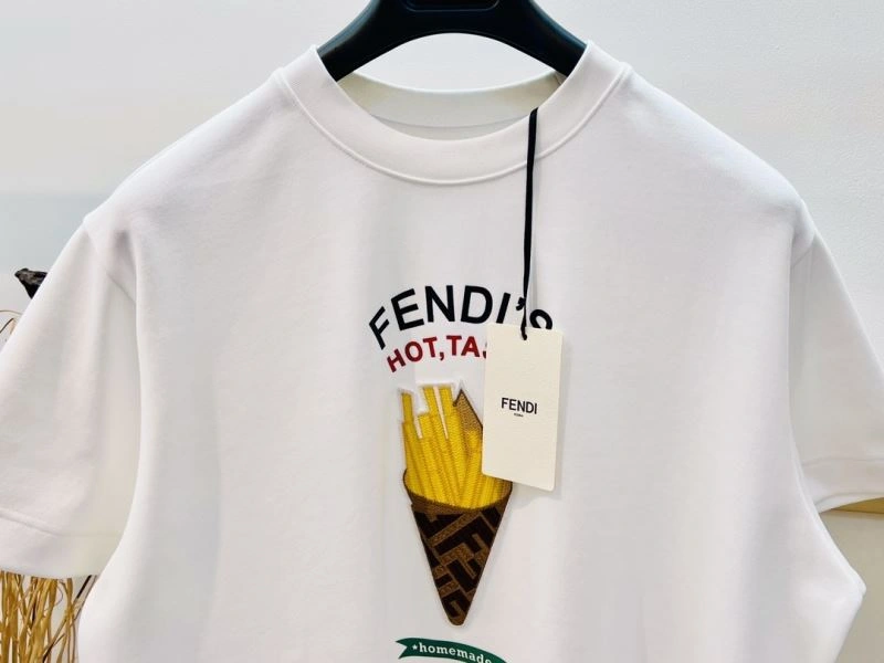 ComfortFit Fendi T-Shirts 121610