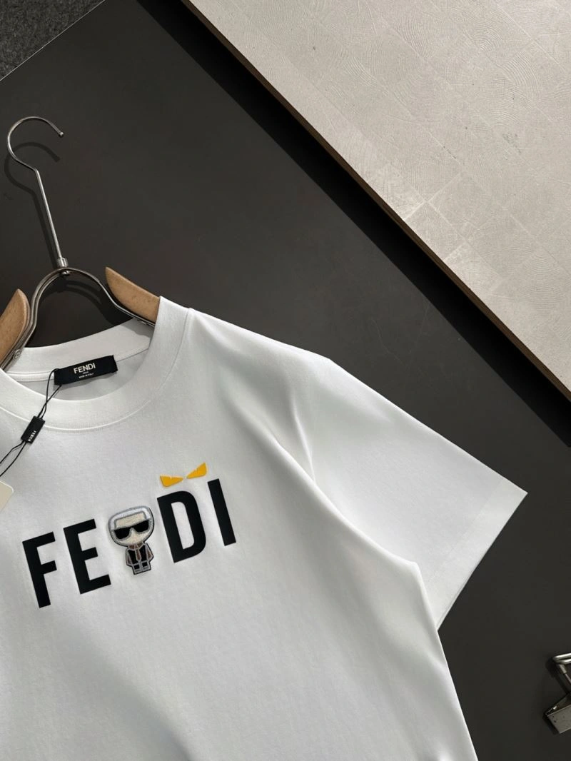 Versatile Fendi T-Shirts 121458
