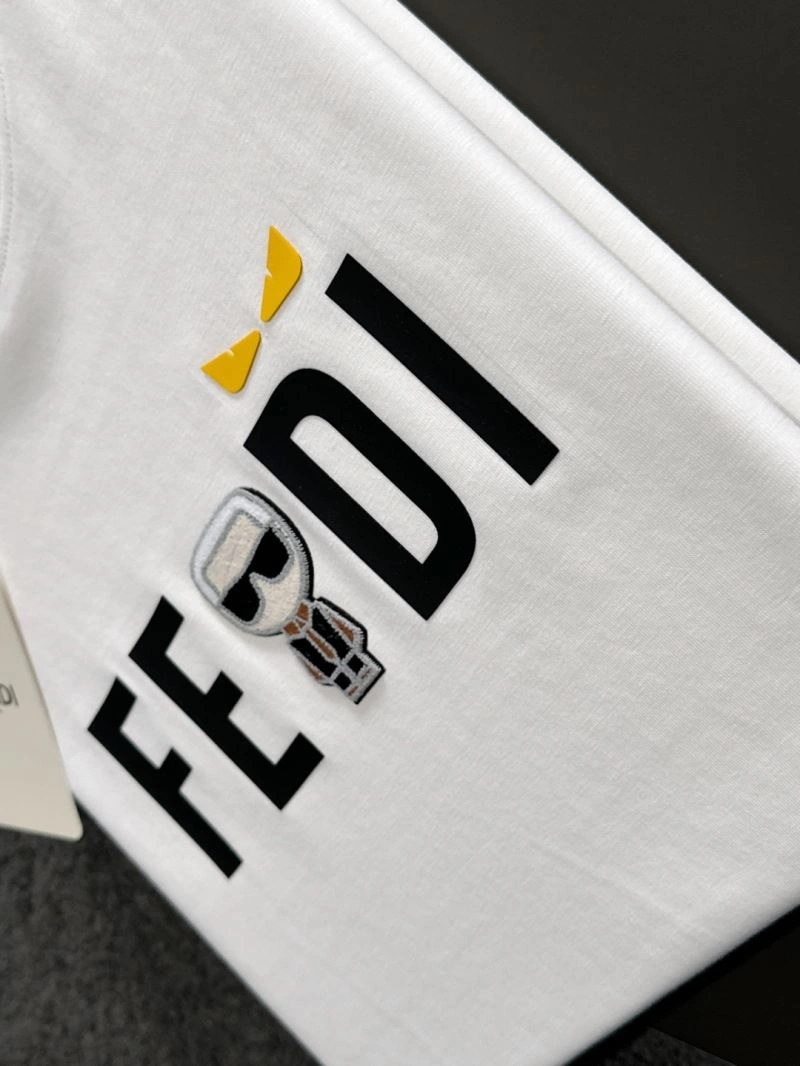 Versatile Fendi T-Shirts 121458
