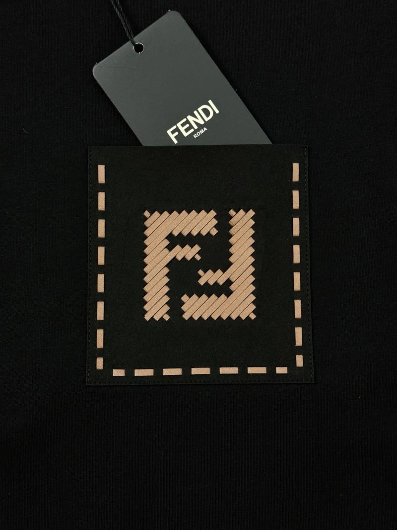 Fendi T-Shirts SmoothTexture 121460