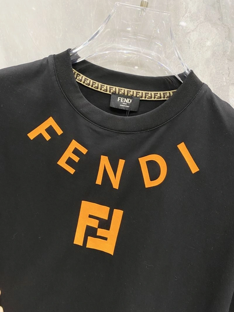 Fendi T-Shirts AllSeason 121446