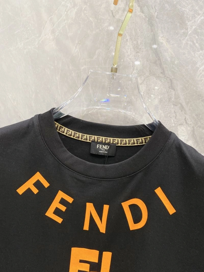 Fendi T-Shirts AllSeason 121446