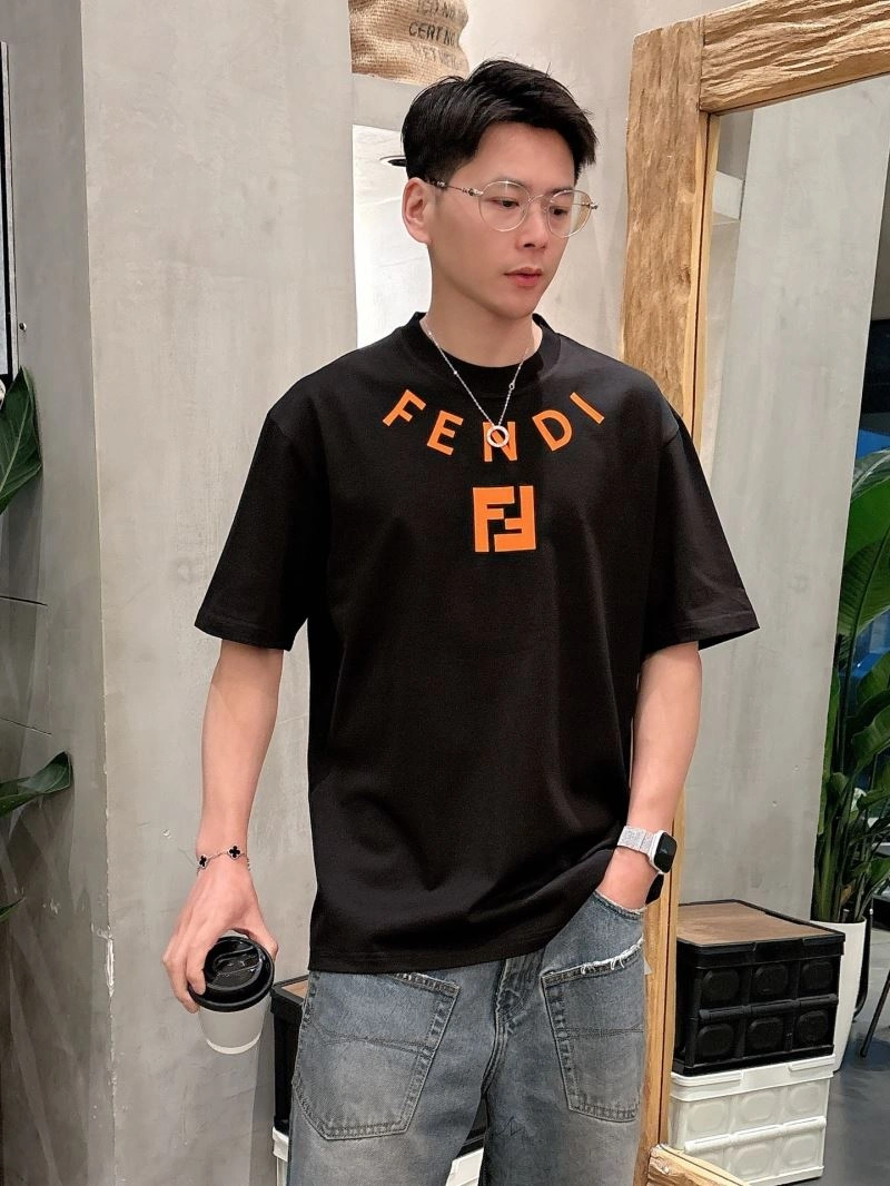 Fendi T-Shirts Unisex 121468