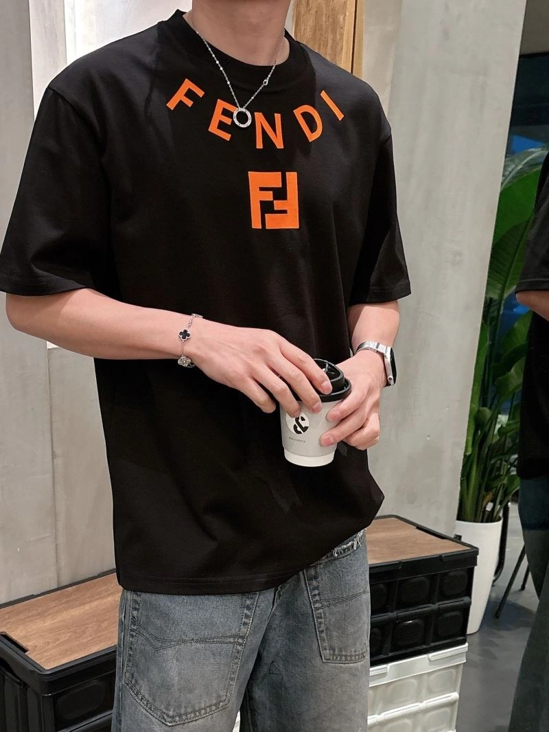 Fendi T-Shirts Unisex 121468