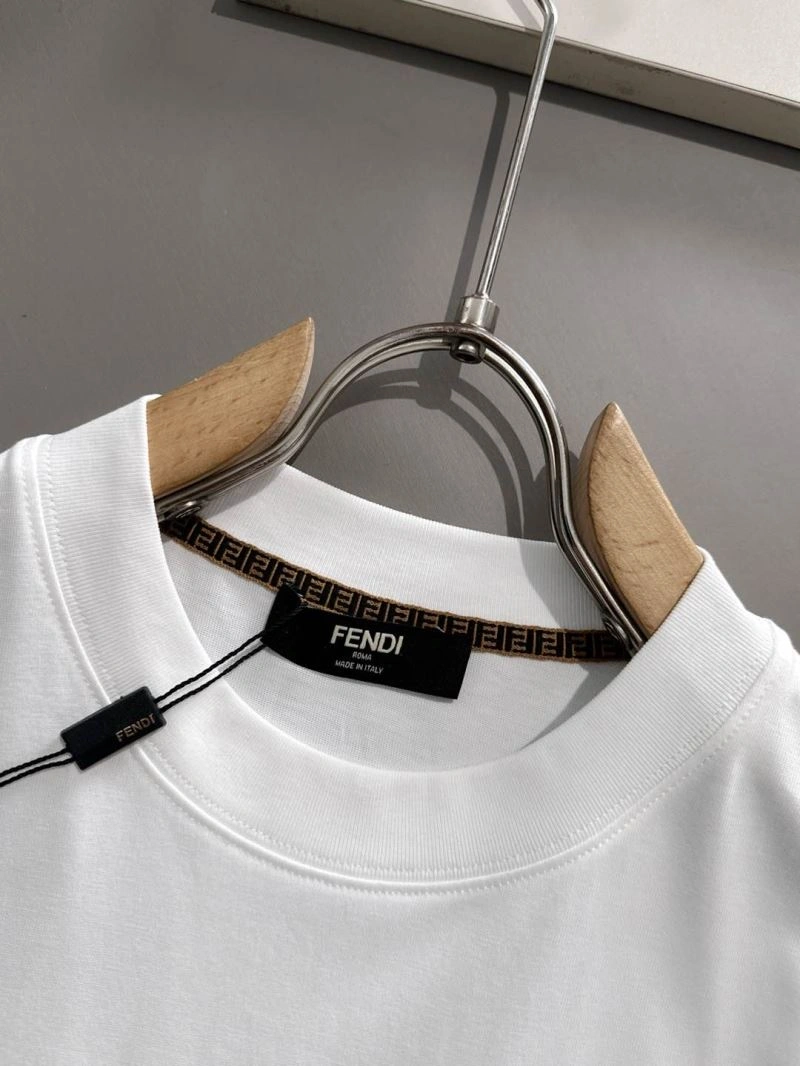 Sporty Fendi T-Shirts 121457