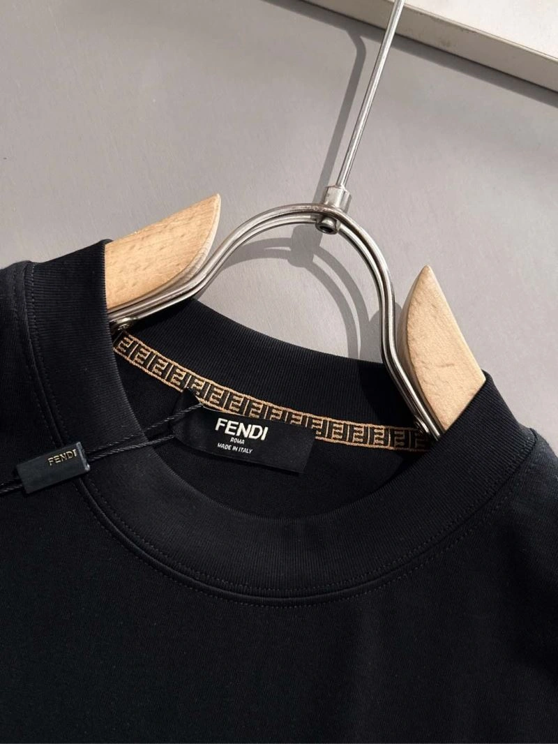 Fendi T-Shirts Trendsetting 121440