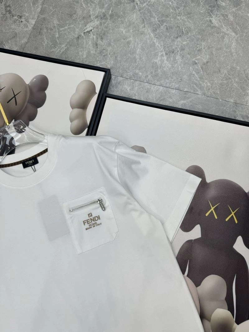 Fendi T-Shirts Unisex 121401