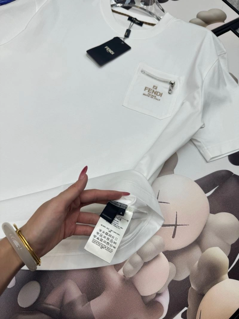 Fendi T-Shirts Unisex 121401