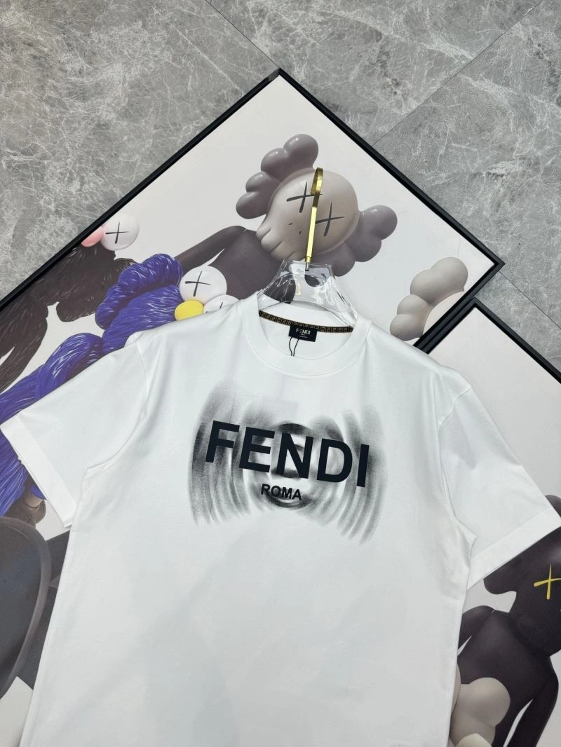 Flexible Fendi T-Shirts 121417