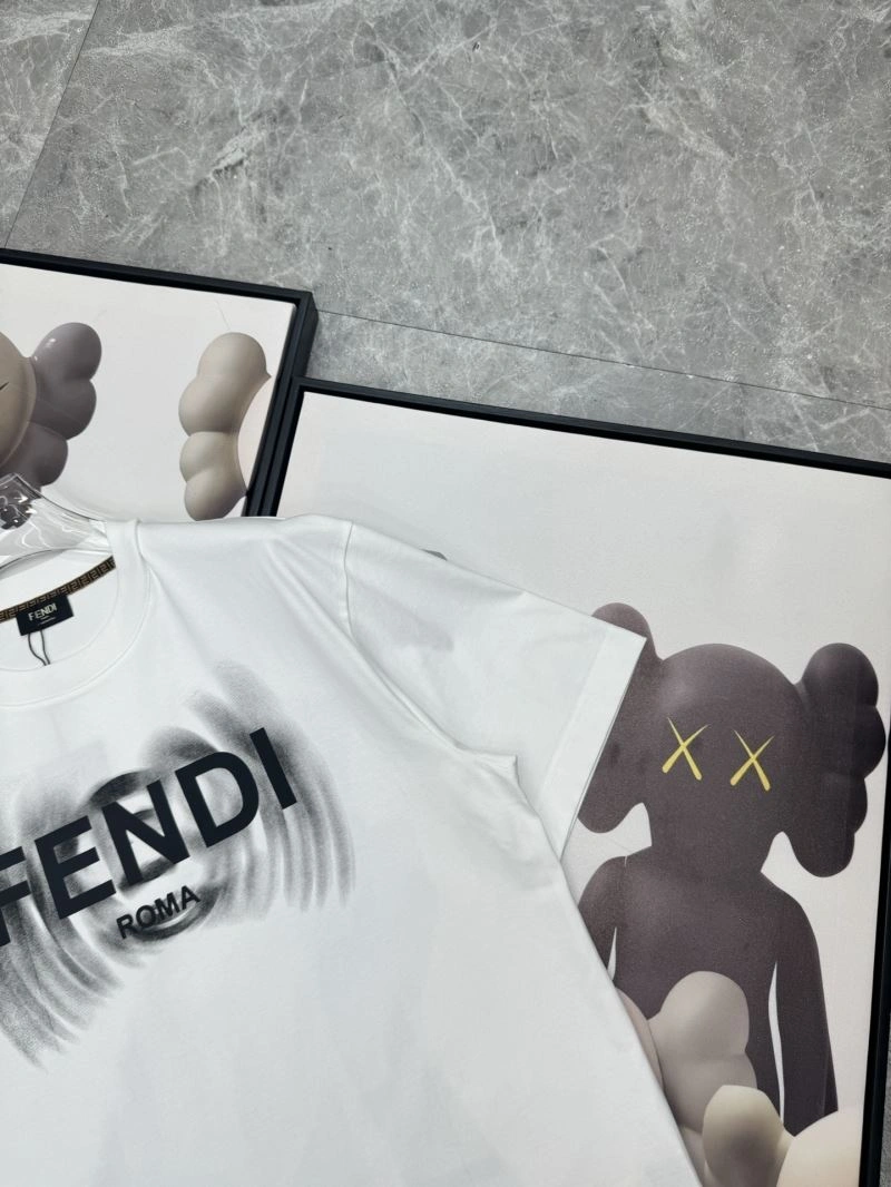 Flexible Fendi T-Shirts 121417