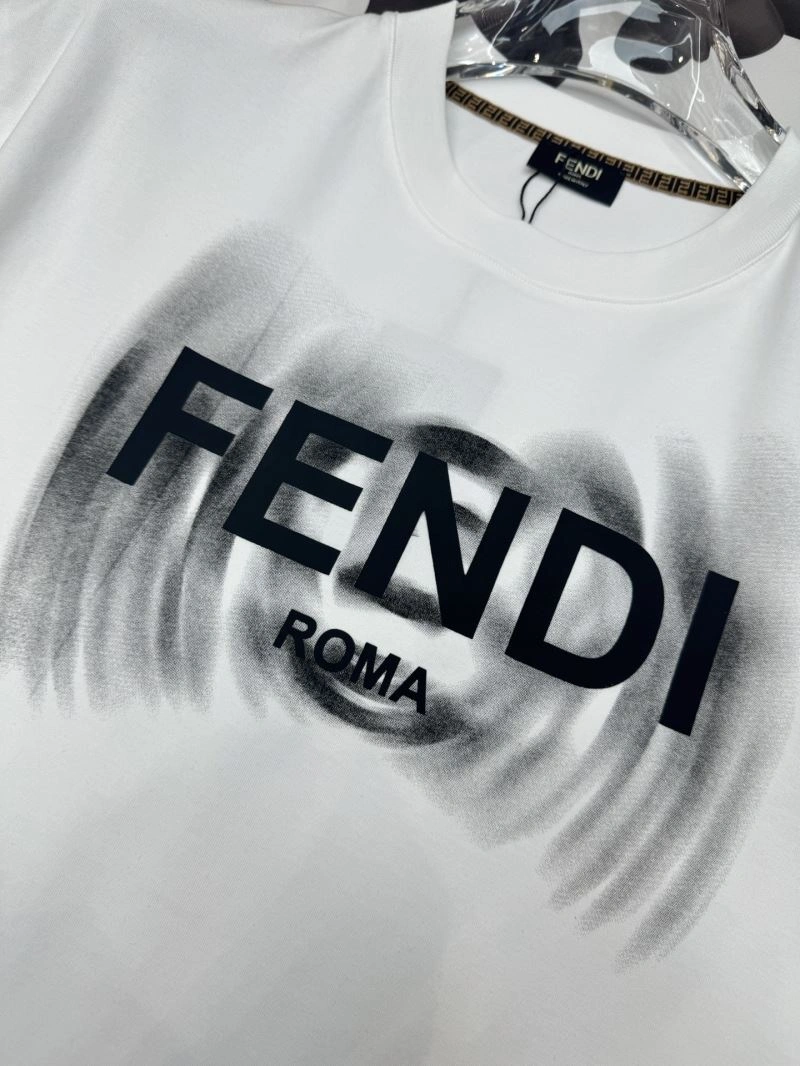 Flexible Fendi T-Shirts 121417