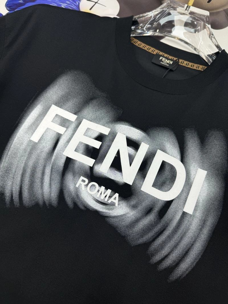 Fendi T-Shirts Effortless 121402