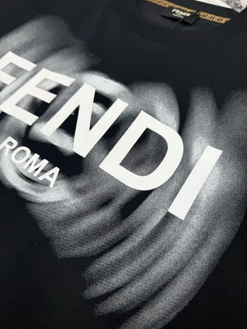 Fendi T-Shirts Effortless 121402